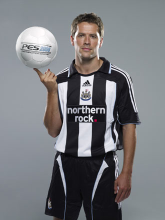 Michael Owen en couverture de PES 2008
