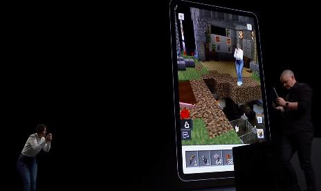 Here’s how Minecraft Earth will work