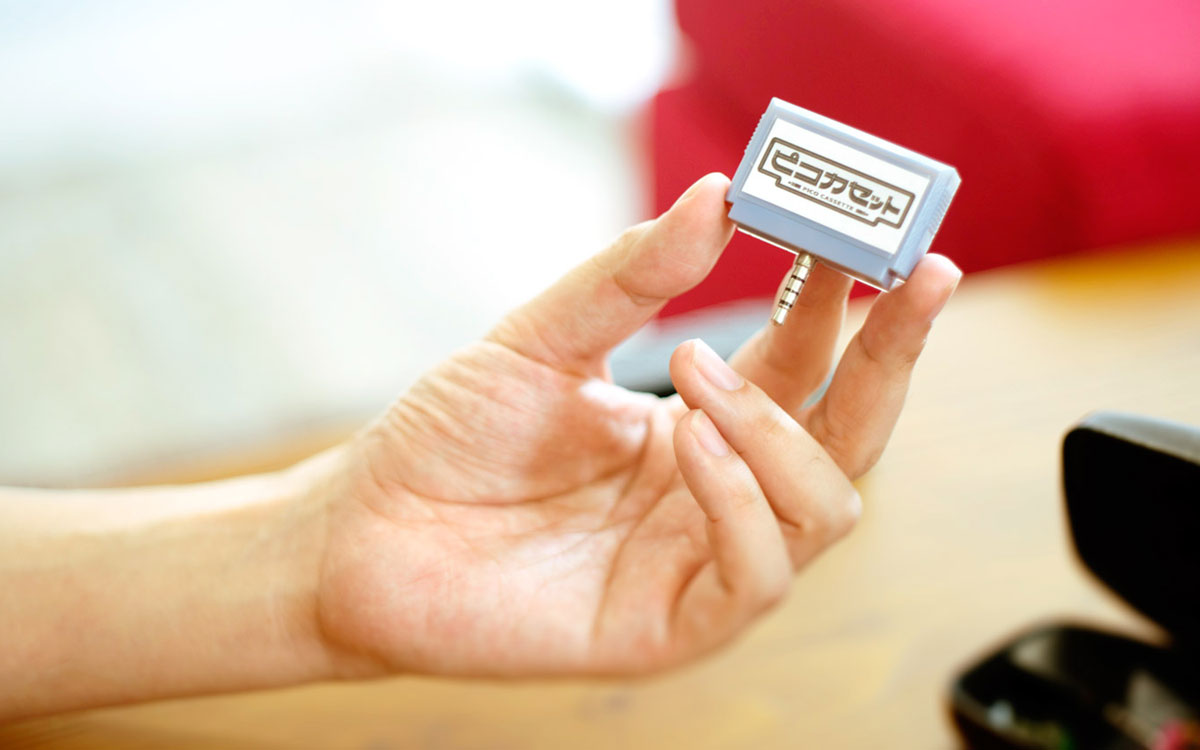 Japanese Startup Is Bringing Classic Game Cartridges To Smartphones