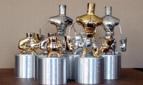 Alien Hominid Top Players Get Real-Life Trophies