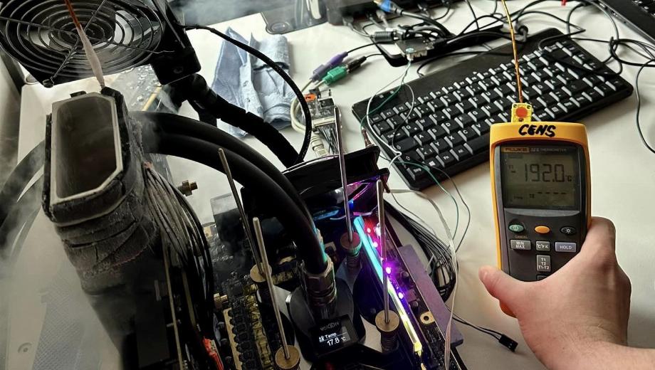 Overclocker gets RTX 4090 to red-hot 3.825GHz