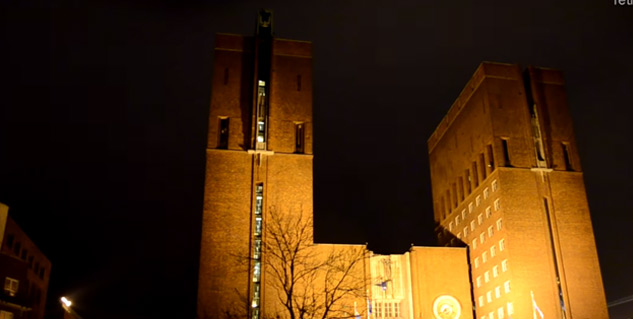 Oslo City Hall rings out Mario theme tune on the hour
