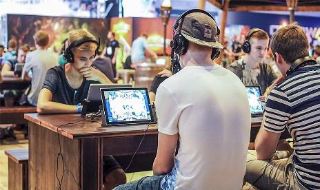 Blizzard pledges to improve Hearthstone tournaments after mishaps