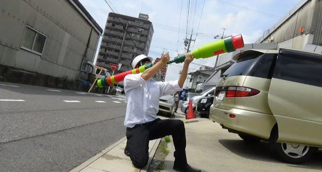 Japanese Man Makes Real Life Splatoon Weapons