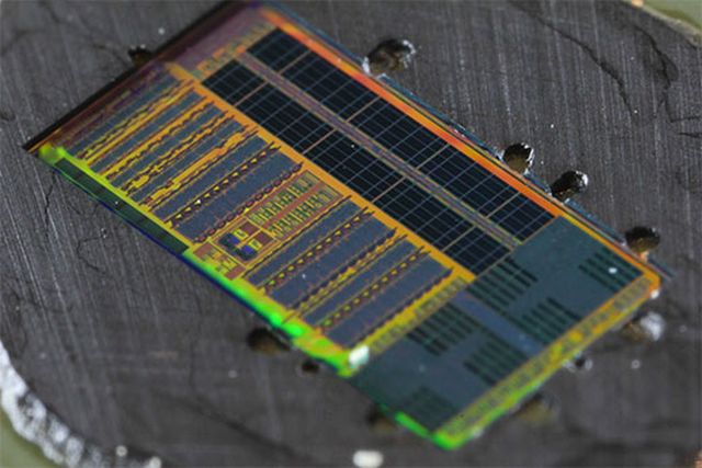 Researchers Develop A Working Light-Based Microprocessor