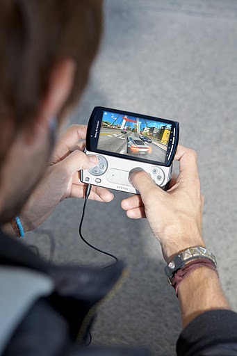 PlayStation Phone Xperia PLAY Officially Dated And Detailed
