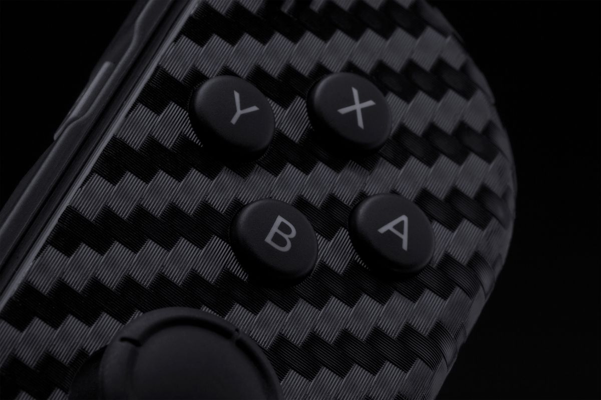 La empresa de pegatinas Dbrand advierte: Las skins personalizadas arruinan Nintendo Switch